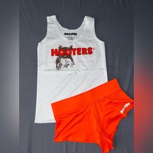 Hooters uniform
